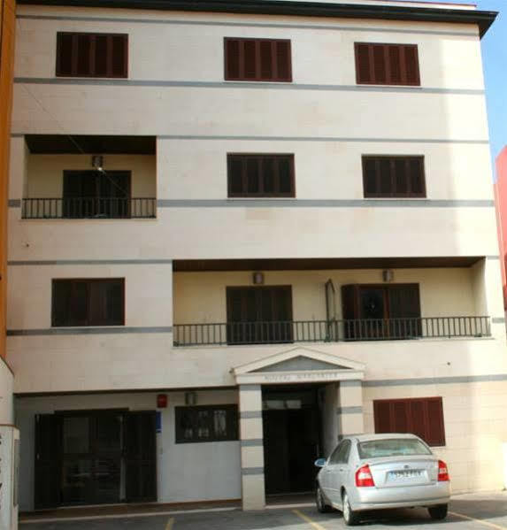 Hostal Margarita Ла-Лінеа-де-ла-Консепсьйон Екстер'єр фото