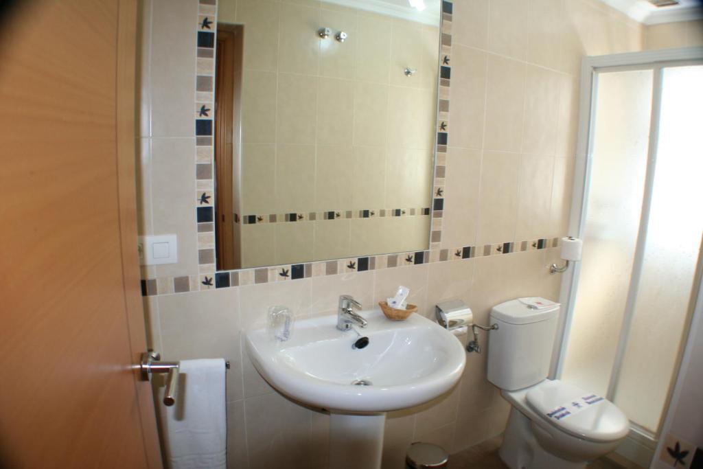 Hostal Margarita Ла-Лінеа-де-ла-Консепсьйон Екстер'єр фото